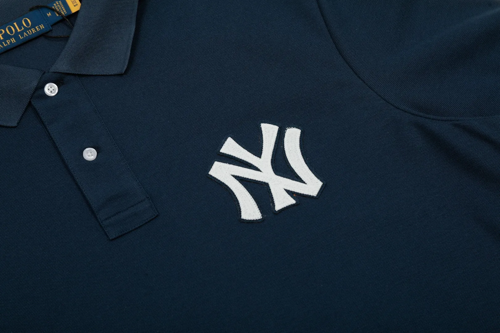 P154 💰 "Top quality" Style number: DS072# (not off the shelves all year round) [Ralph Lauren&NY co-branded new embroidered horse logo POLO lapel basic short sleeves] ✅Ralph Lauren&MLB Yankees co-branded versatile style lapel POLO short sleeves for men and women ✅Main supply platform live broadcast Wholesale entity Replenish when out of stock Not off the shelf ✅ZP quality 1:1 version Scan the code to enter the GF website Z cabinet quality ✅Detailed quality is the only one in Guangzhou. Imported pique fabrics. Focus on high-end. Cost-effective. Needless to say good quality. ✅Restore the original version. The maximum size can be worn up to 210 pounds. Loose, comfortable and stress-free. ✅Work wear and life wear. Suitable for various occasions. Must-have recommendation for couples. Size: S-XL. Color: Gray Navy.